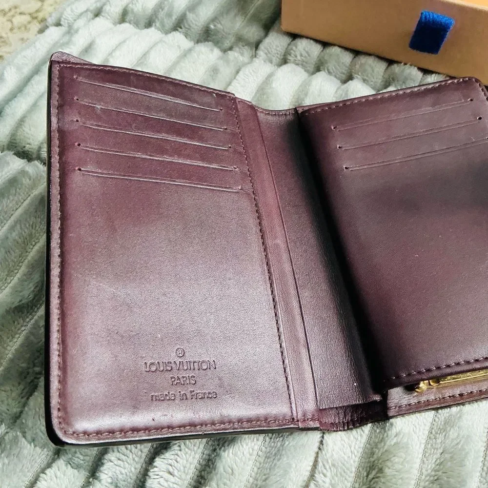 Authentic Louis Vuitton kiss lock Wallet